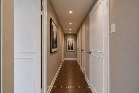 Photo 19 at 1305 - 1166 Bay Street, Bay Street Corridor, Toronto