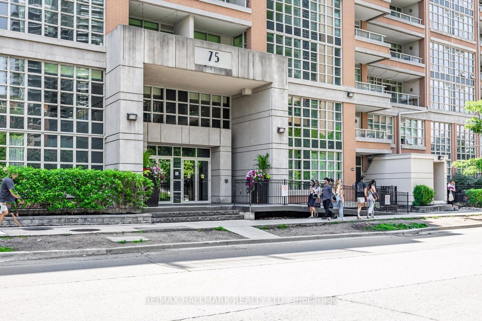 1004 - 75 East Liberty Street, Niagara, Toronto photo number 2