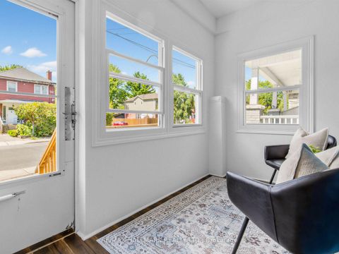 Photo 3 at 147 Chisholm Avenue, Lumsden, Toronto