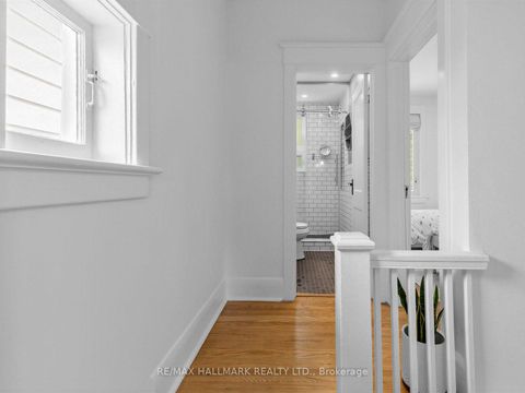 Photo 4 at 147 Chisholm Avenue, Lumsden, Toronto