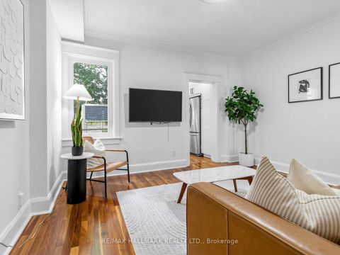 Photo 9 at 147 Chisholm Avenue, Lumsden, Toronto