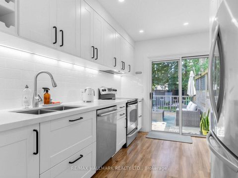 Photo 12 at 147 Chisholm Avenue, Lumsden, Toronto