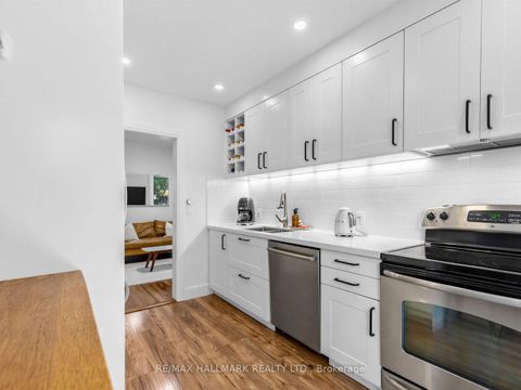 Photo 15 at 147 Chisholm Avenue, Lumsden, Toronto