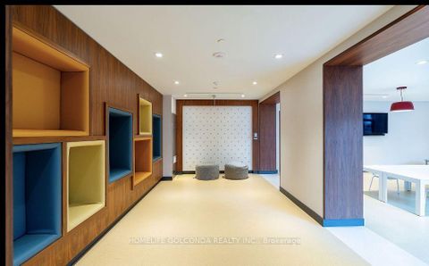 Photo 14 at S621 - 8 Olympic Garden Drive, Newtonbrook East, Toronto