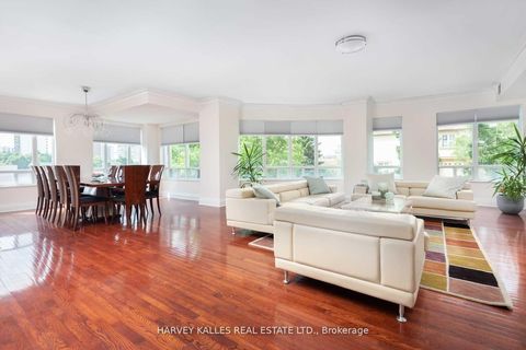 Photo 3 at 205 - 1 Cordoba Drive, Lakeview Estates, Vaughan