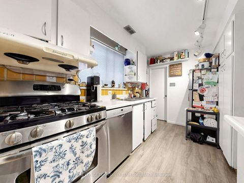 Photo 10 at 14 Rosswood Crescent, Bendale, Toronto
