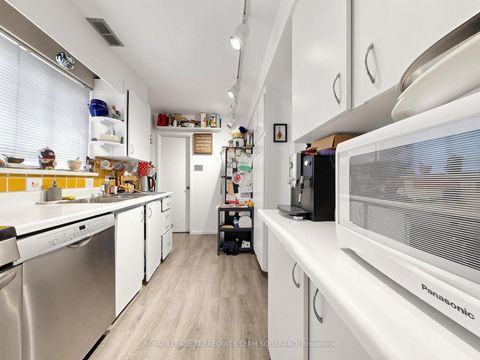 Photo 11 at 14 Rosswood Crescent, Bendale, Toronto