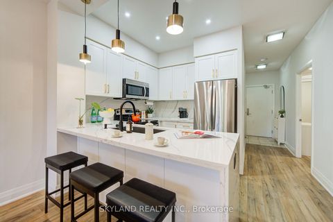 Photo 9 at 102 - 520 Steeles Avenue W, Yorkhill, Vaughan