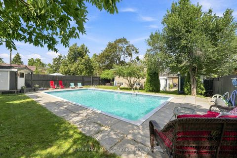 Photo 1 at 30 Harding Avenue, Cundles East, Barrie