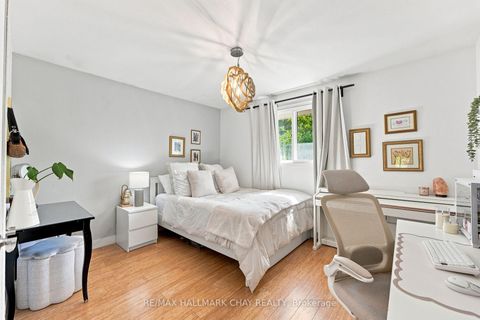 Photo 8 at 30 Harding Avenue, Cundles East, Barrie
