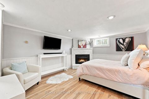 Photo 13 at 30 Harding Avenue, Cundles East, Barrie