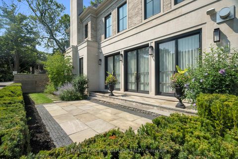Photo 13 at 207 Strathallan Boulevard, Lawrence Park South, Toronto