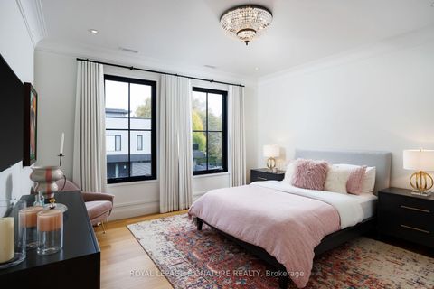 Photo 32 at 207 Strathallan Boulevard, Lawrence Park South, Toronto