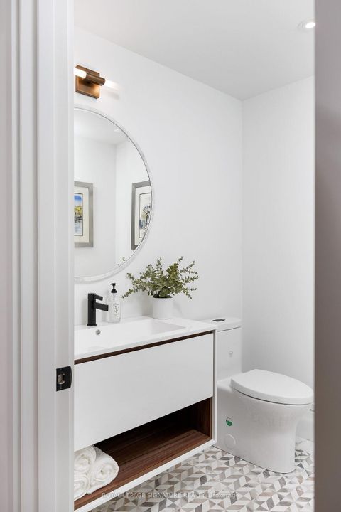Photo 47 at 207 Strathallan Boulevard, Lawrence Park South, Toronto