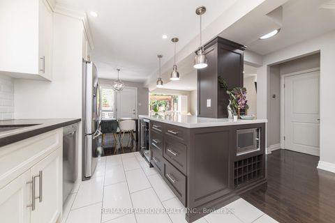 Photo 13 at 2 Lynedock Crescent, Donalda, Toronto