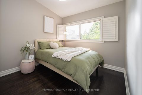 Photo 21 at 2 Lynedock Crescent, Donalda, Toronto
