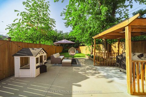 Photo 36 at 2 Lynedock Crescent, Donalda, Toronto