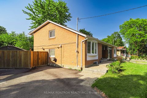 Photo 39 at 2 Lynedock Crescent, Donalda, Toronto