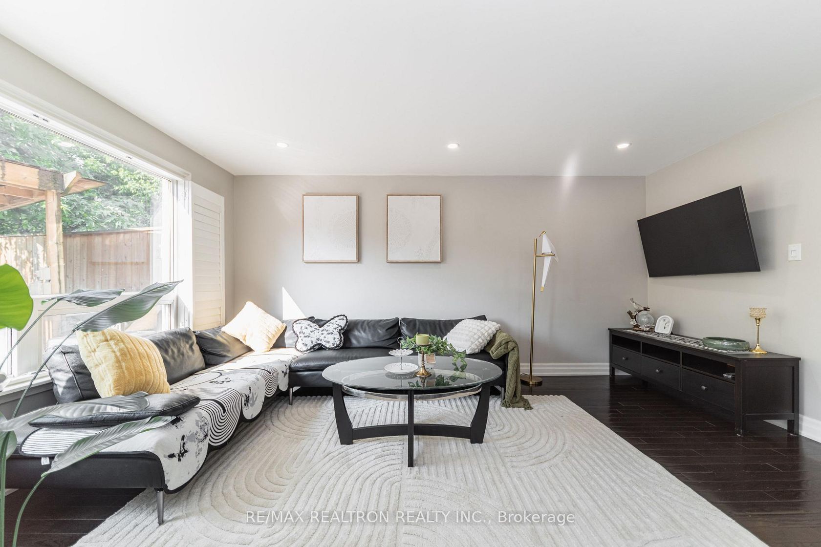 2 Lynedock Crescent, Donalda, Toronto photo 1