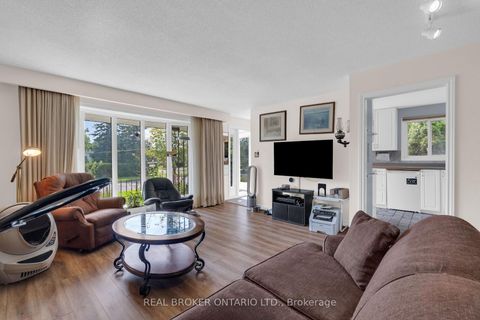 Photo 5 at 61 Bernick Drive, Grove East, Barrie