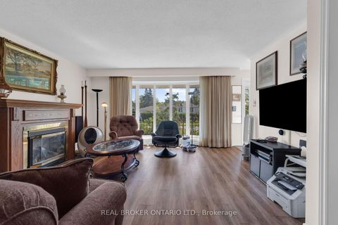 Photo 6 at 61 Bernick Drive, Grove East, Barrie
