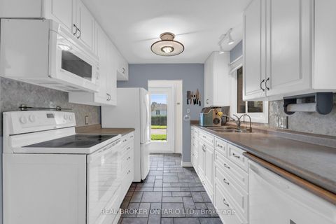 Photo 8 at 61 Bernick Drive, Grove East, Barrie