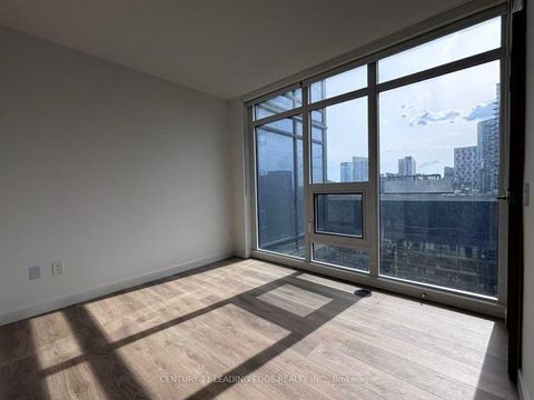 Photo 1 at 2203 - 3 Concord Cityplace Way, Waterfront Communities C1, Toronto