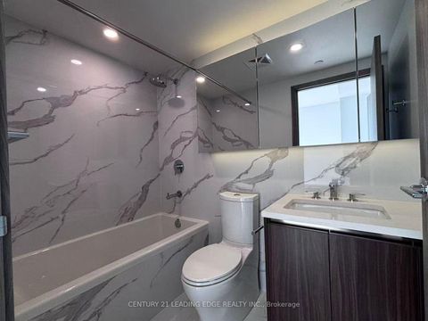 Photo 3 at 2203 - 3 Concord Cityplace Way, Waterfront Communities C1, Toronto