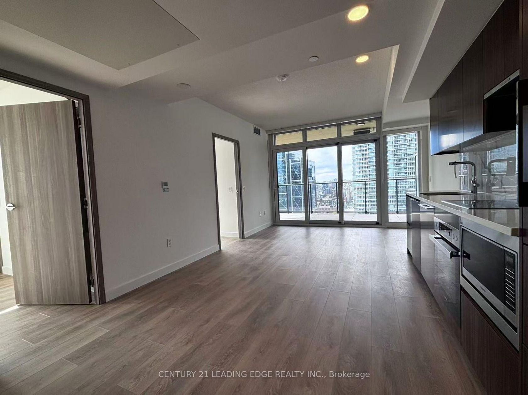 2203 - 3 Concord Cityplace Way, Waterfront Communities C1, Toronto photo number 2