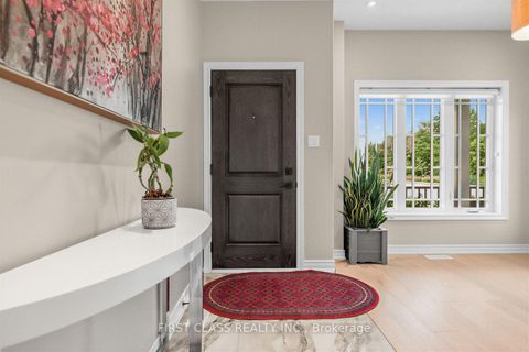 Photo 2 at 2 Pennell Drive, Ardagh, Barrie