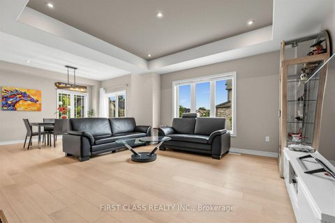 Photo 7 at 2 Pennell Drive, Ardagh, Barrie