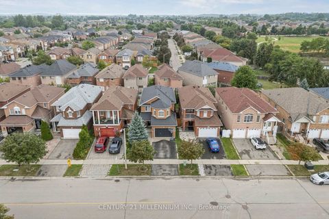 Photo 2 at 332 St Joan Of Arc Avenue, Maple, Vaughan