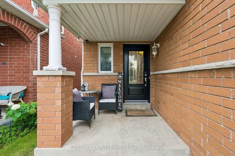 Photo 5 at 332 St Joan Of Arc Avenue, Maple, Vaughan