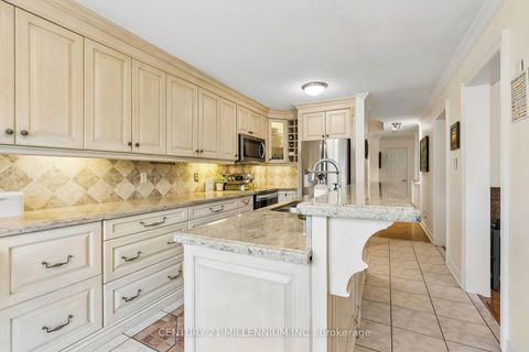 Photo 10 at 332 St Joan Of Arc Avenue, Maple, Vaughan