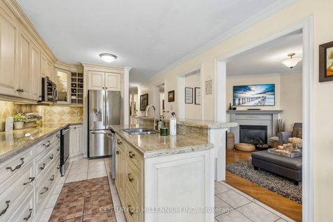 Photo 13 at 332 St Joan Of Arc Avenue, Maple, Vaughan