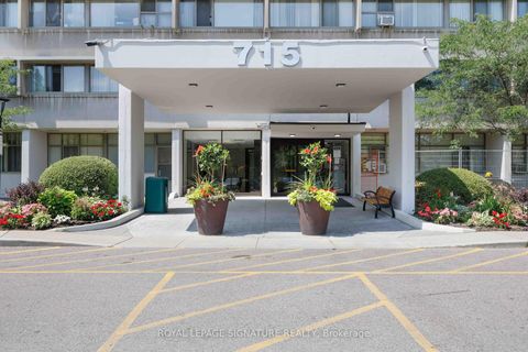 Photo 2 at 2502 - 715 Don Mills Road, Flemingdon Park, Toronto