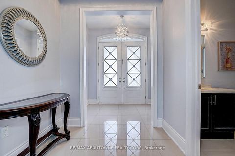 Photo 1 at 16 Gracedale Drive, Westbrook, Richmond Hill
