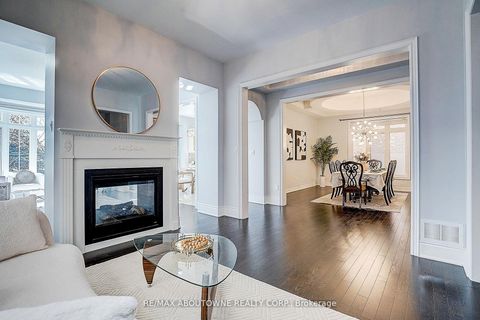 Photo 5 at 16 Gracedale Drive, Westbrook, Richmond Hill