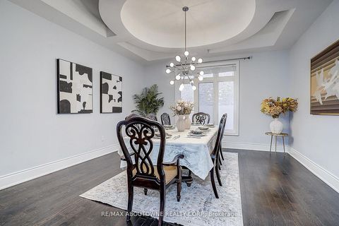 Photo 6 at 16 Gracedale Drive, Westbrook, Richmond Hill