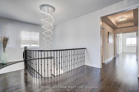 Photo 19 at 16 Gracedale Drive, Westbrook, Richmond Hill