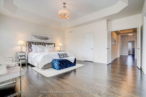 Photo 21 at 16 Gracedale Drive, Westbrook, Richmond Hill