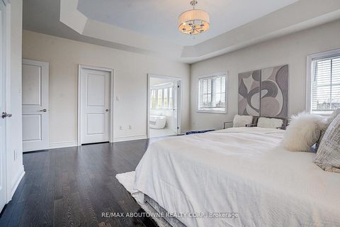 Photo 22 at 16 Gracedale Drive, Westbrook, Richmond Hill
