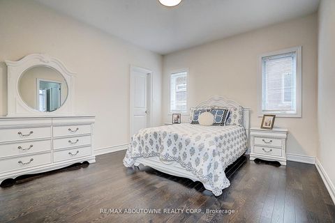 Photo 28 at 16 Gracedale Drive, Westbrook, Richmond Hill