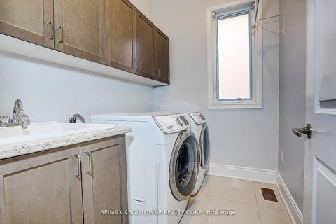 Photo 32 at 16 Gracedale Drive, Westbrook, Richmond Hill