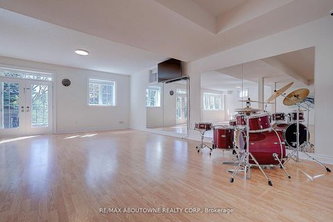 Photo 35 at 16 Gracedale Drive, Westbrook, Richmond Hill