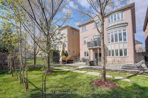 Photo 37 at 16 Gracedale Drive, Westbrook, Richmond Hill