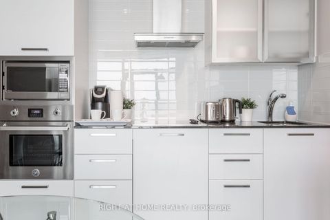 Photo 2 at 5606 - 14 York Street, Waterfront Communities C1, Toronto