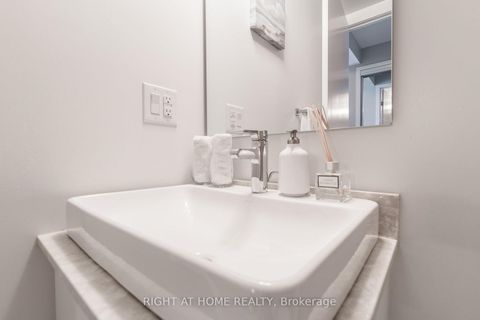 Photo 5 at 5606 - 14 York Street, Waterfront Communities C1, Toronto