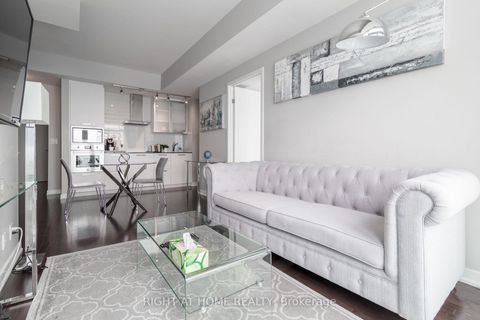 Photo 10 at 5606 - 14 York Street, Waterfront Communities C1, Toronto