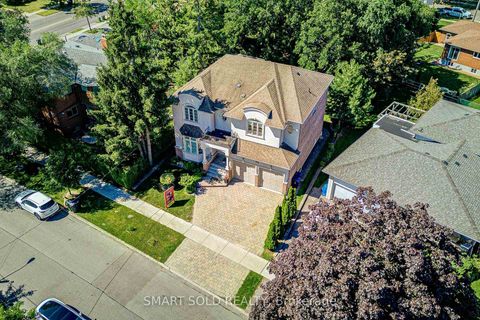 Photo 1 at 6 Brill Crescent, Newtonbrook West, Toronto